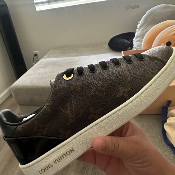 Louis Vuitton sneakers - Picture 6 of 10